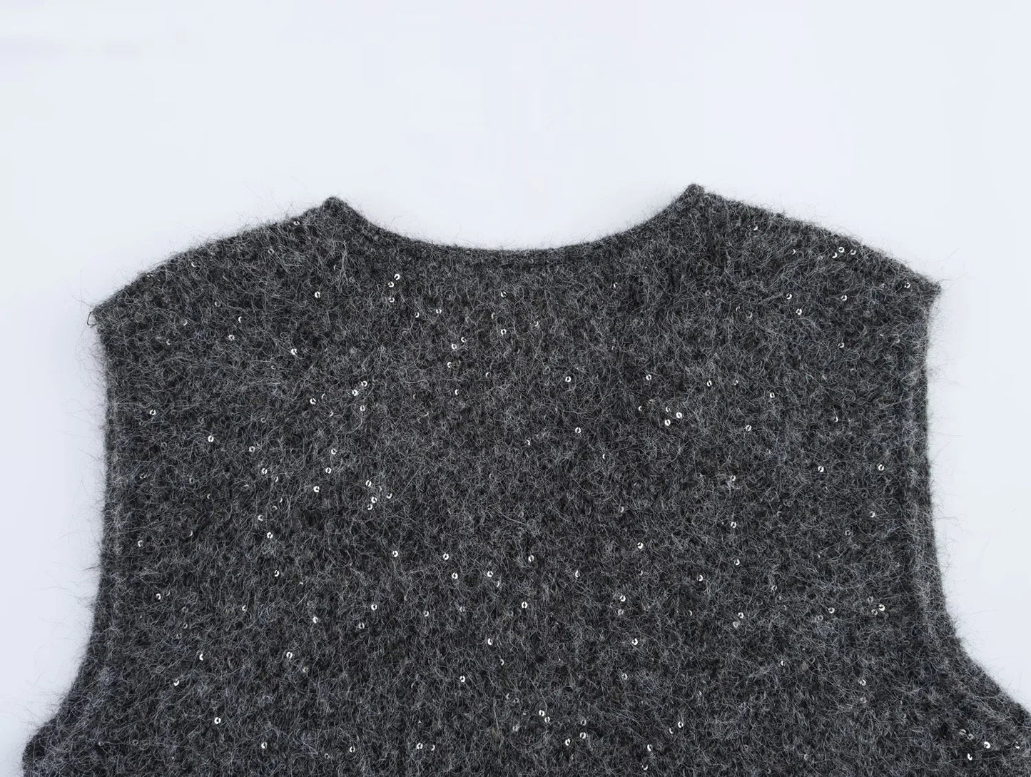 V-NECK KNITTED SWEATER VEST