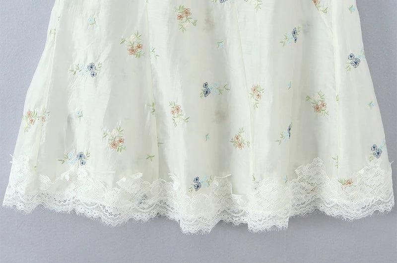 EMERY CO-ORD FLORAL LACE SKIRT