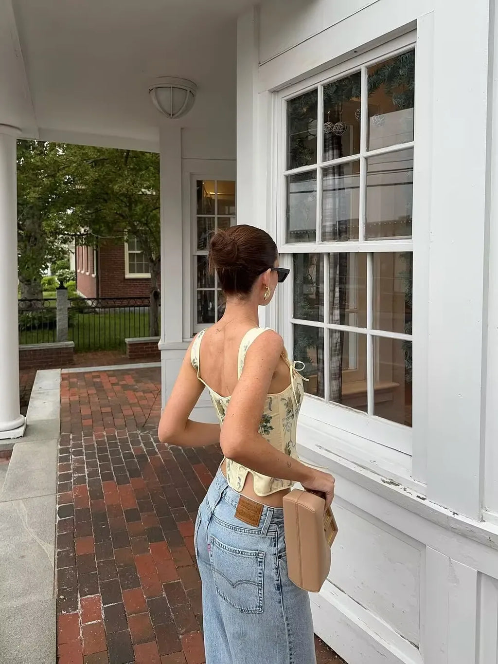 PENY FLORAL LACE UP TOP