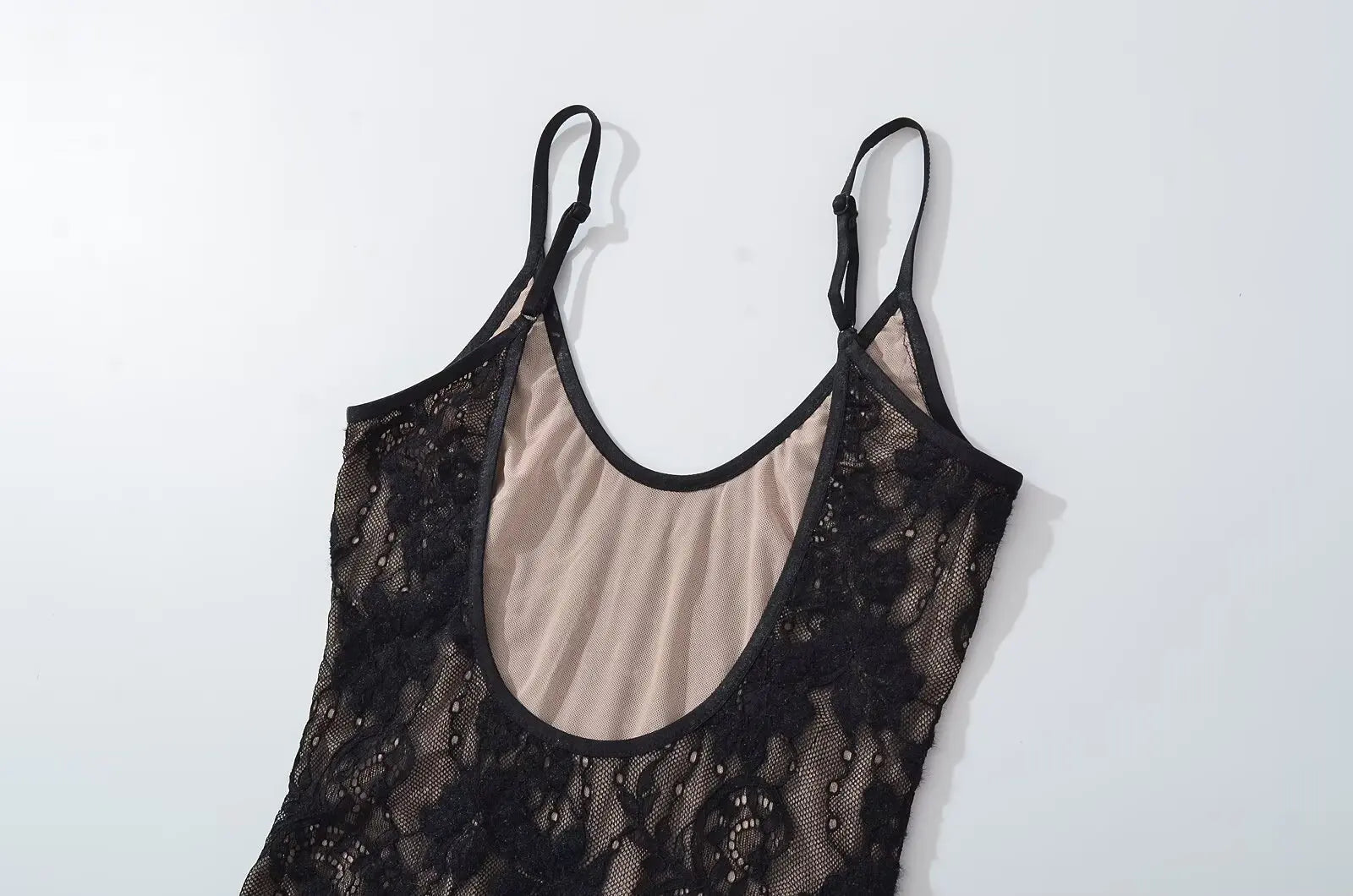 AMINA LACE BODYSUIT