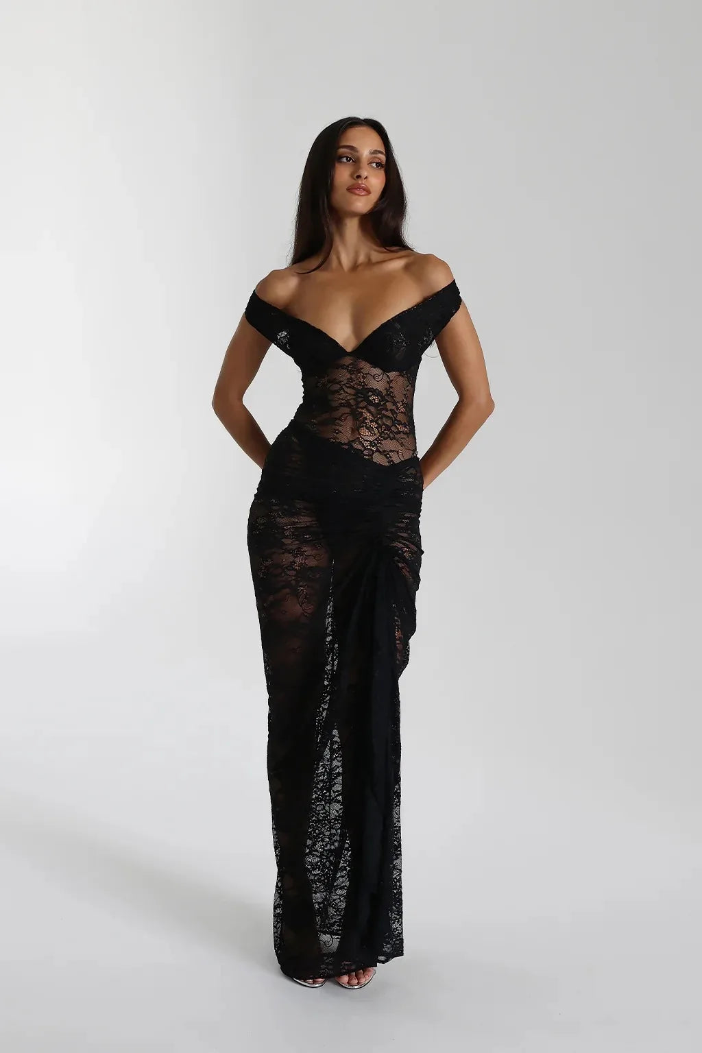 AURA LACE MAXI DRESS