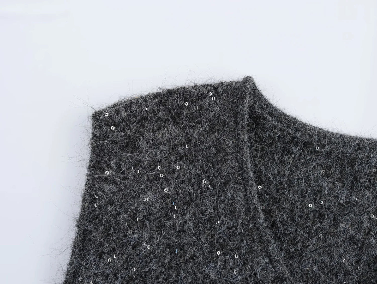 V-NECK KNITTED SWEATER VEST