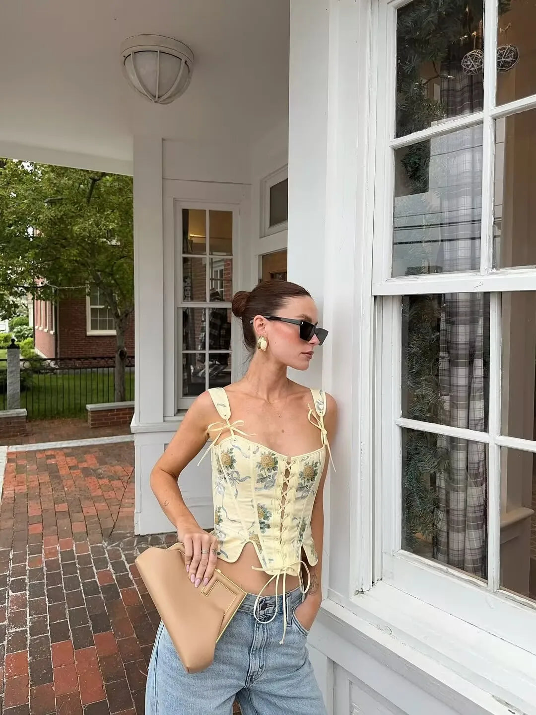 PENY FLORAL LACE UP TOP