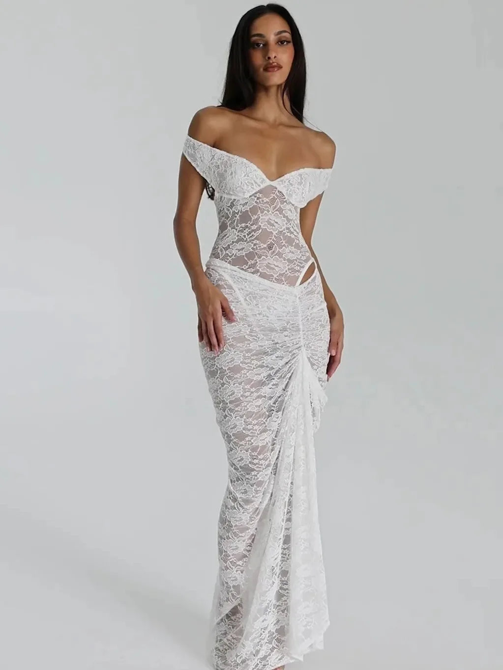 AURA LACE MAXI DRESS