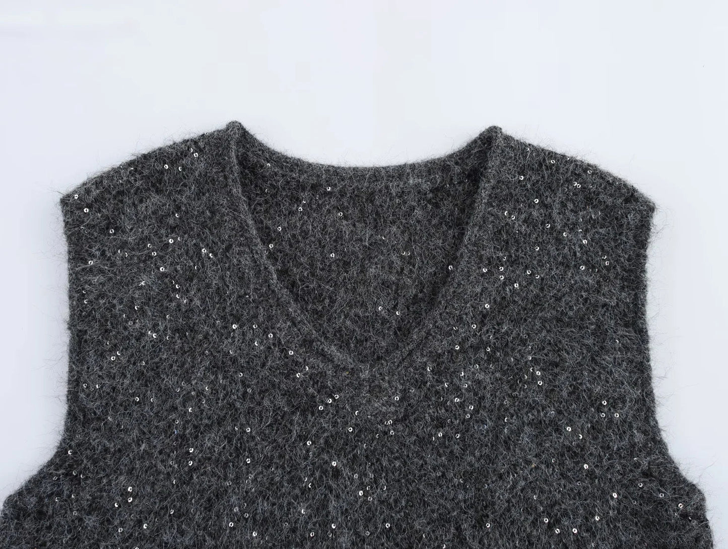 V-NECK KNITTED SWEATER VEST