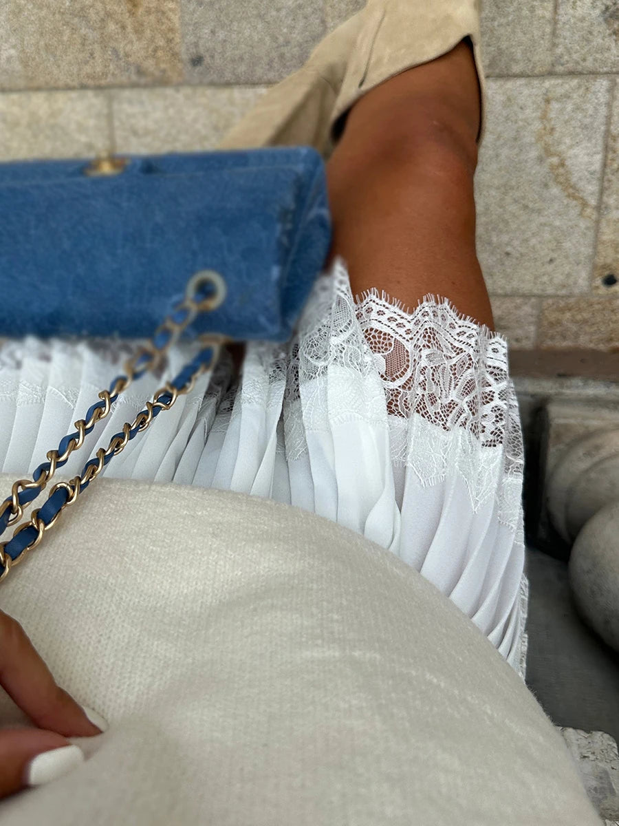 FAITH LACE MINI SKIRT