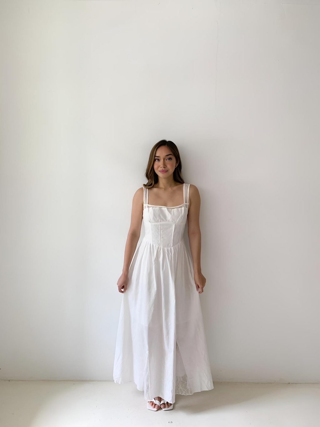 ARYA LACE MIDI DRESS